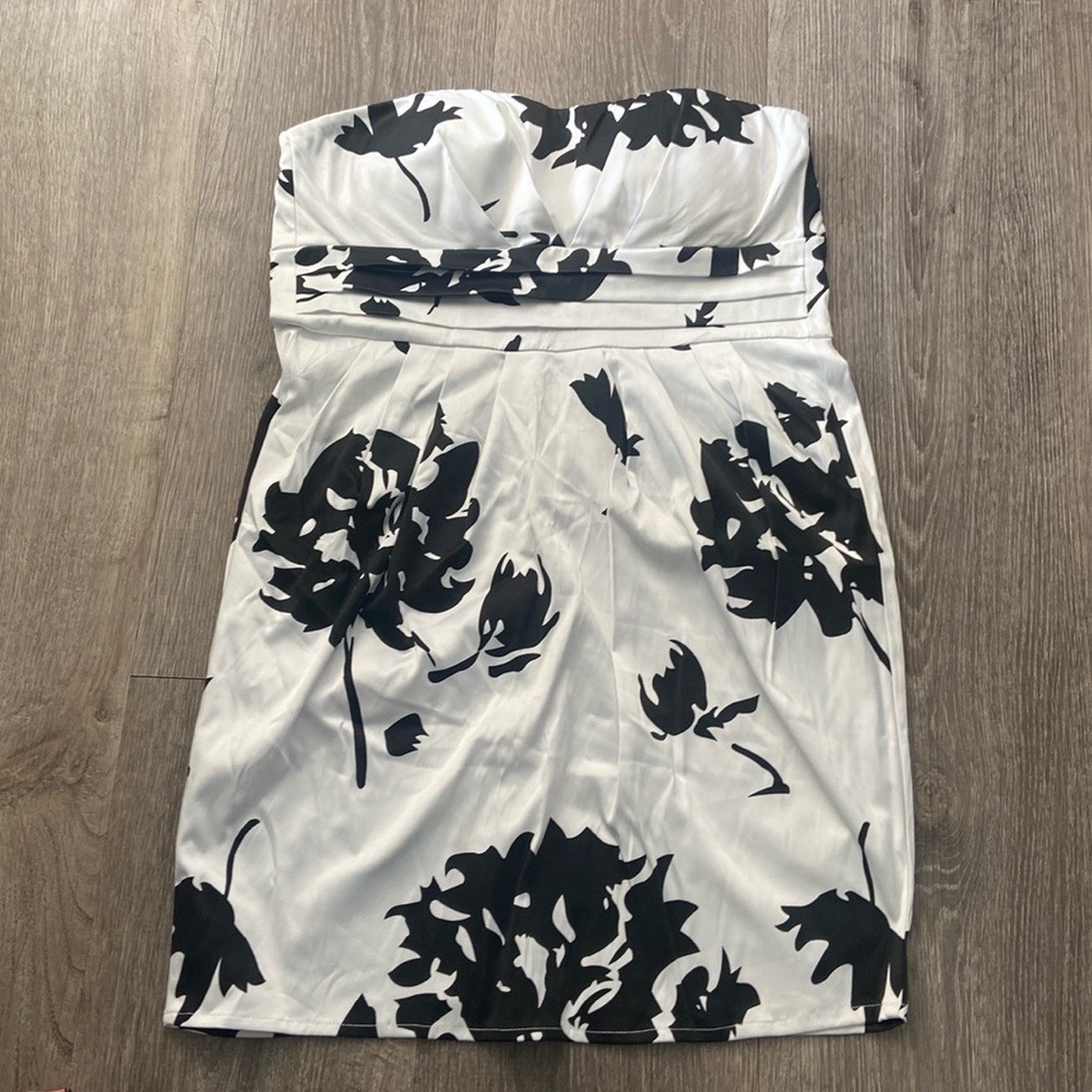 Dots - juniors strapless dress white and black - size 5/6 - NWT
